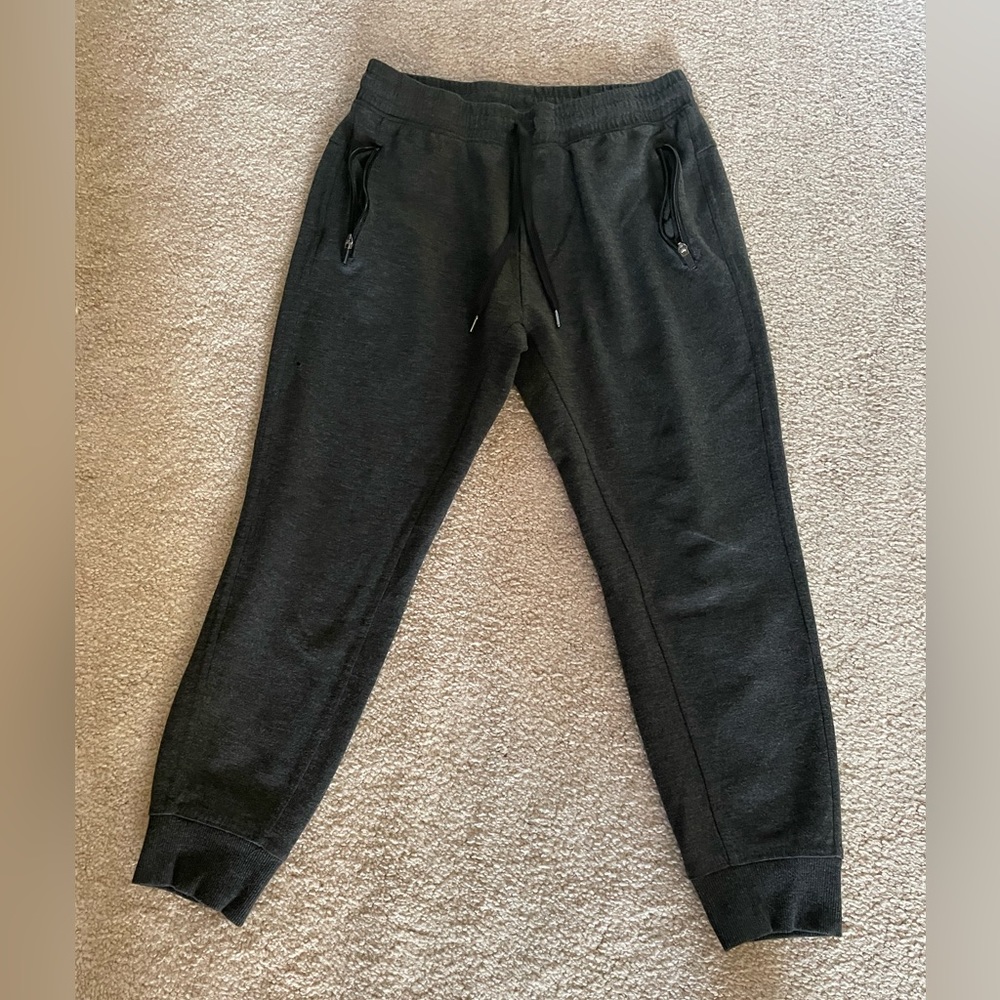 LEG3ND Fleece Joggers, size Medium